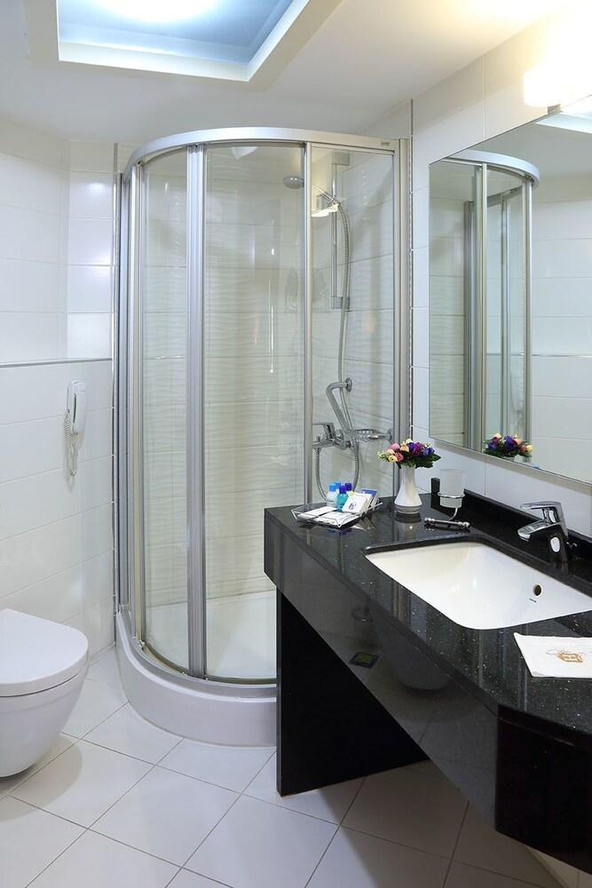 Adana Garden Business Hotel Bagian luar foto