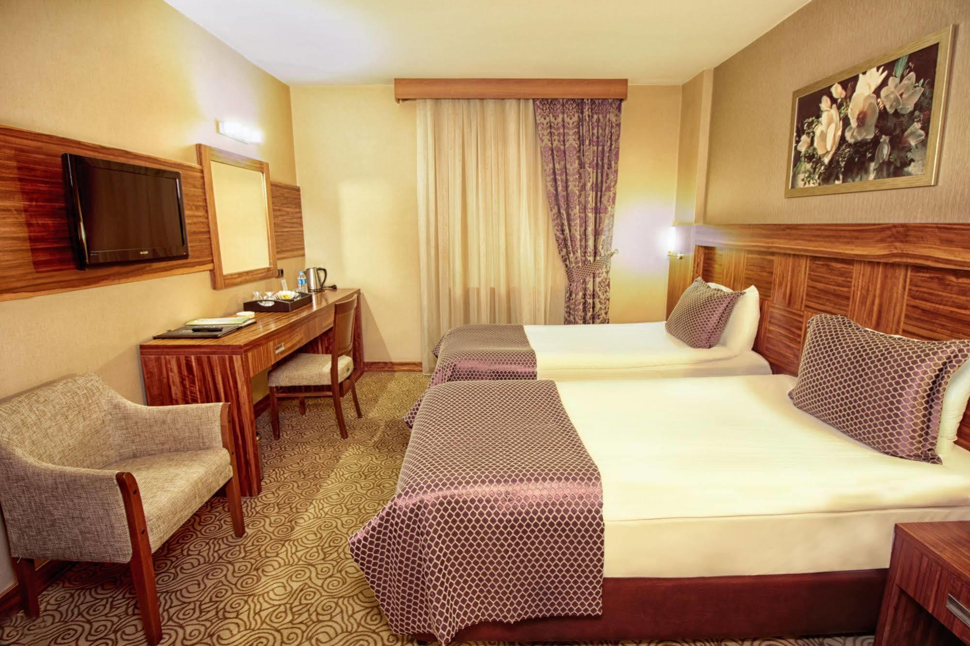 Adana Garden Business Hotel Bagian luar foto