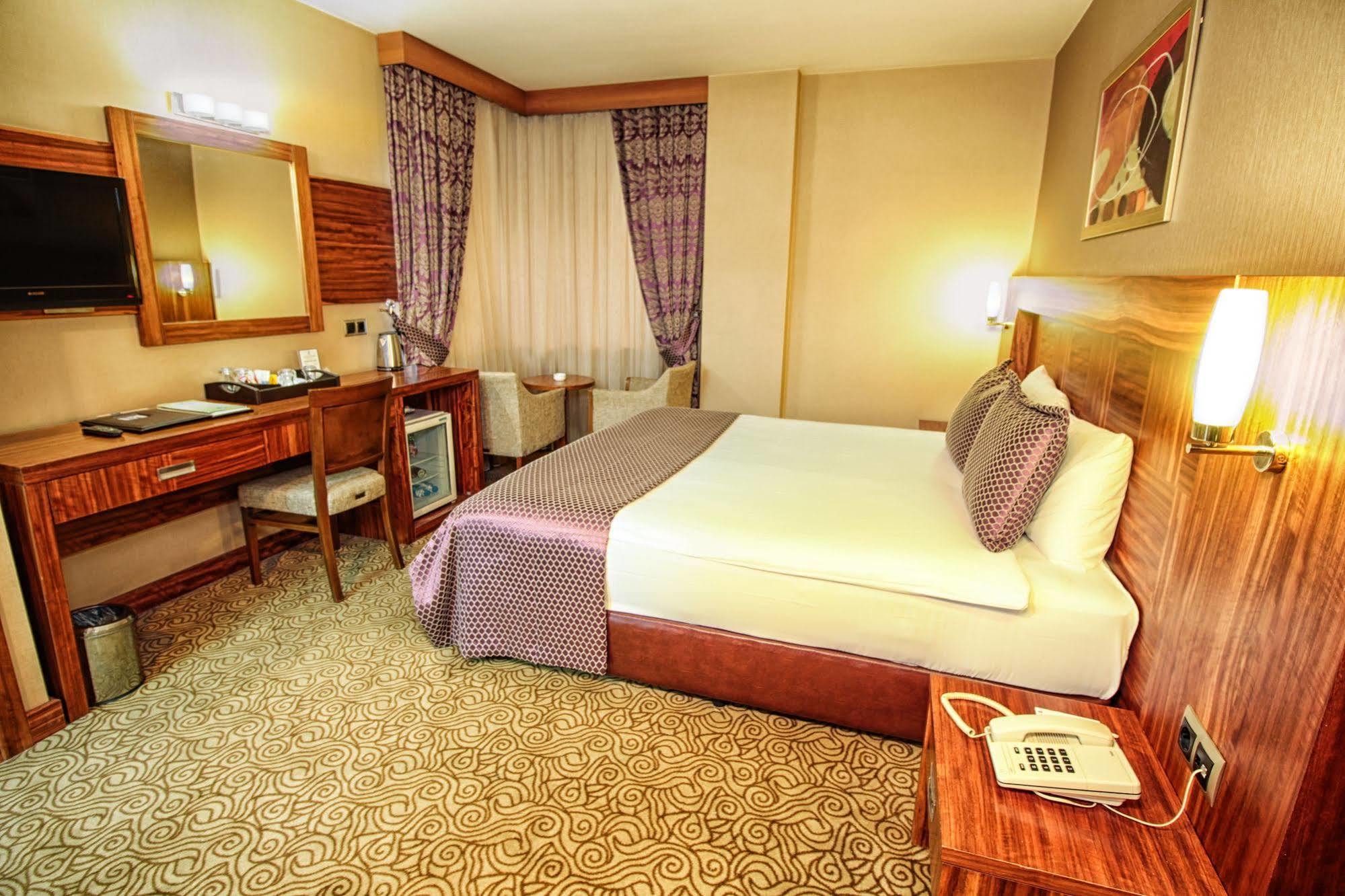 Adana Garden Business Hotel Bagian luar foto