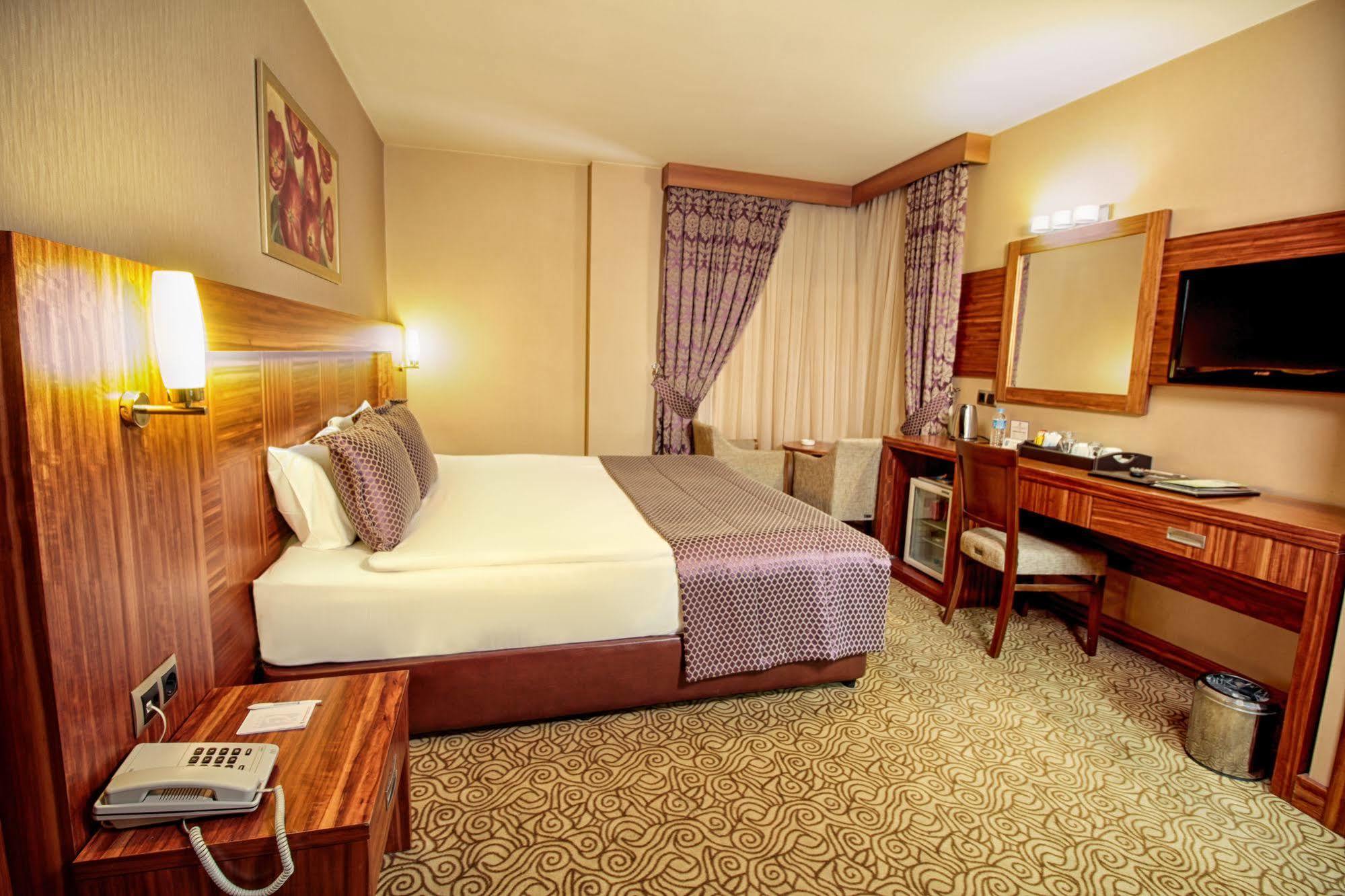 Adana Garden Business Hotel Bagian luar foto